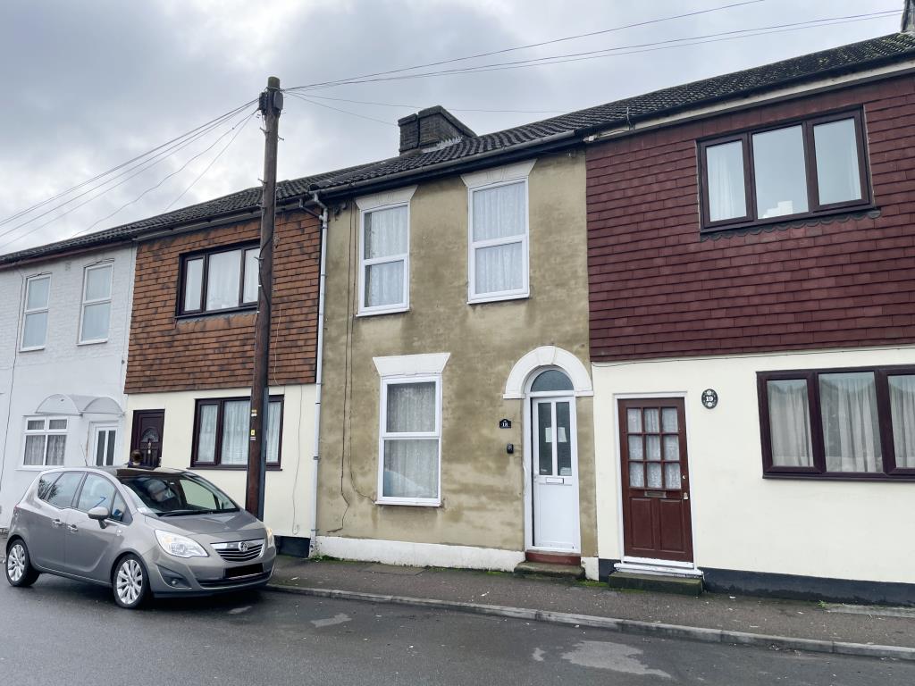 Lot: 90 - HOUSE FOR REFURBISHMENT -